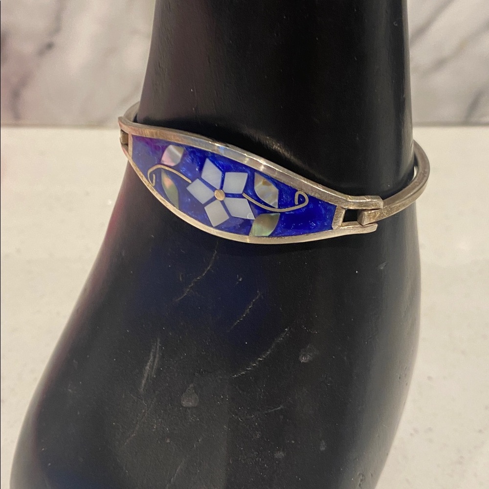 Elegant Vintage alpaca Mexico Mother of Pearl Silver Bracelet